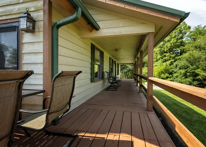 Shuffleboard, Bar, & Ev Charger * Carbondale