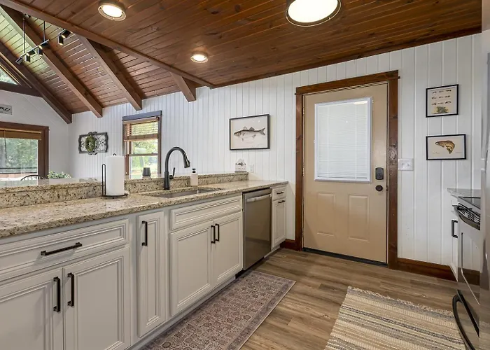 Landhaus Shuffleboard, Bar, & Ev Charger